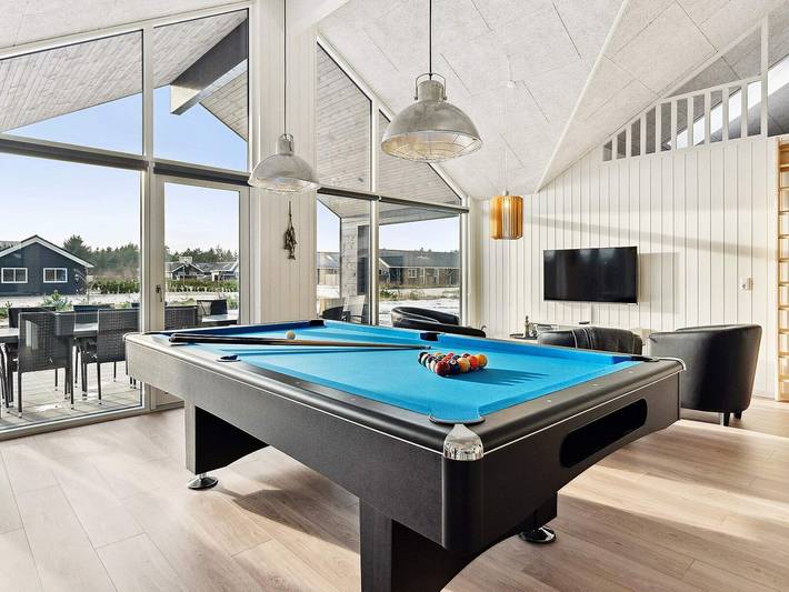 Ferienhaus für 20 Personen, mit Balkon und Terrasse sowie Pool in Mommark