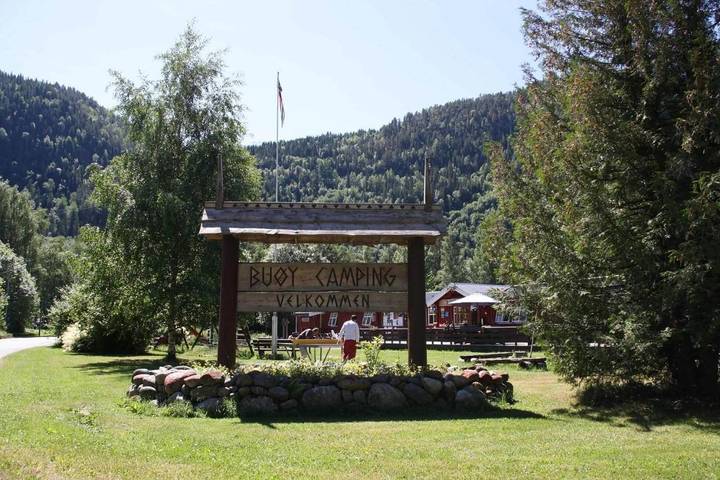 Camping for 3 personer, med terrasse og utsikt i tillegg til hage i Telemark