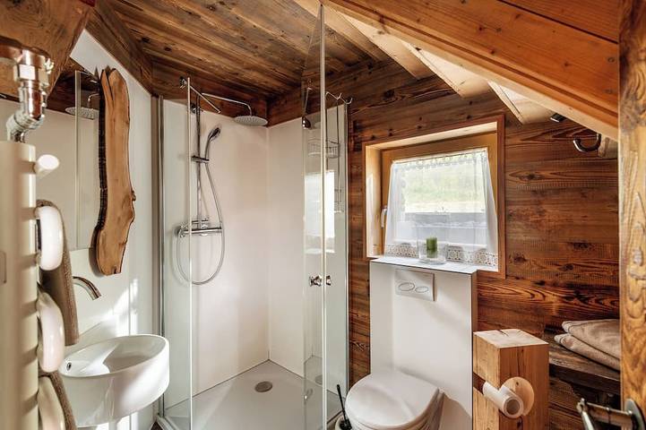 Log cabin for 7 people, with balcony and garden in Austria