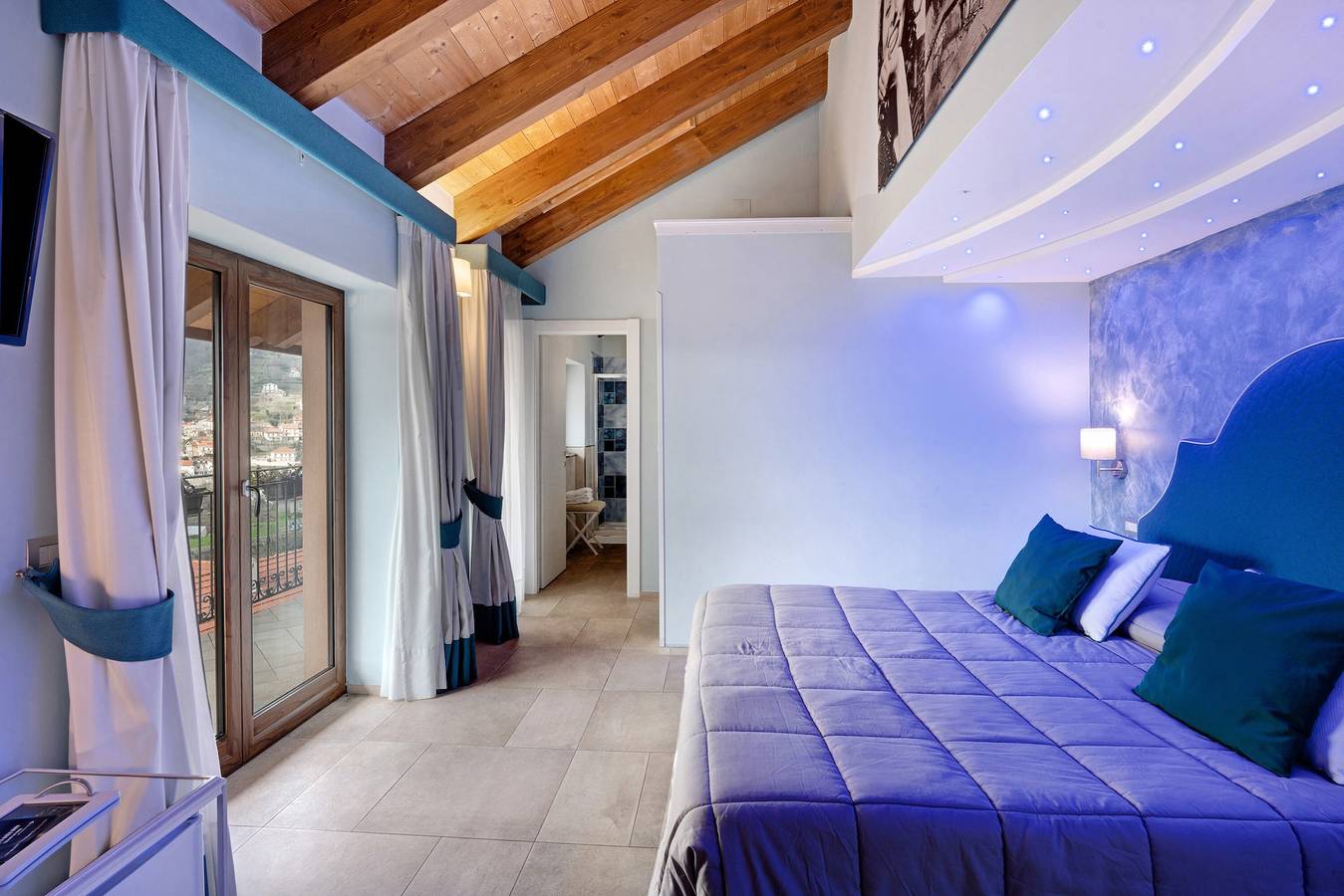 Room 'Camera Miseria E Nobilta'' with Balcony, Wi-Fi and Air Conditioning in Pianillo, Agerola
