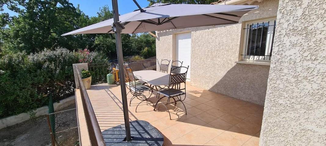 Location de vacances pour 8 personnes, avec piscine et terrasse ainsi que jardin et vue à Monteils (Gard) - 4