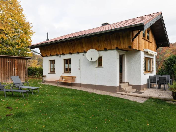 Ferienhaus für 4 Personen, mit Terrasse und Garten in Wartburg