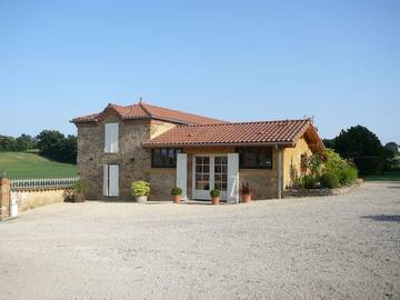 Gîte pour 4 personnes, avec terrasse ainsi que piscine et jardin à Hontanx