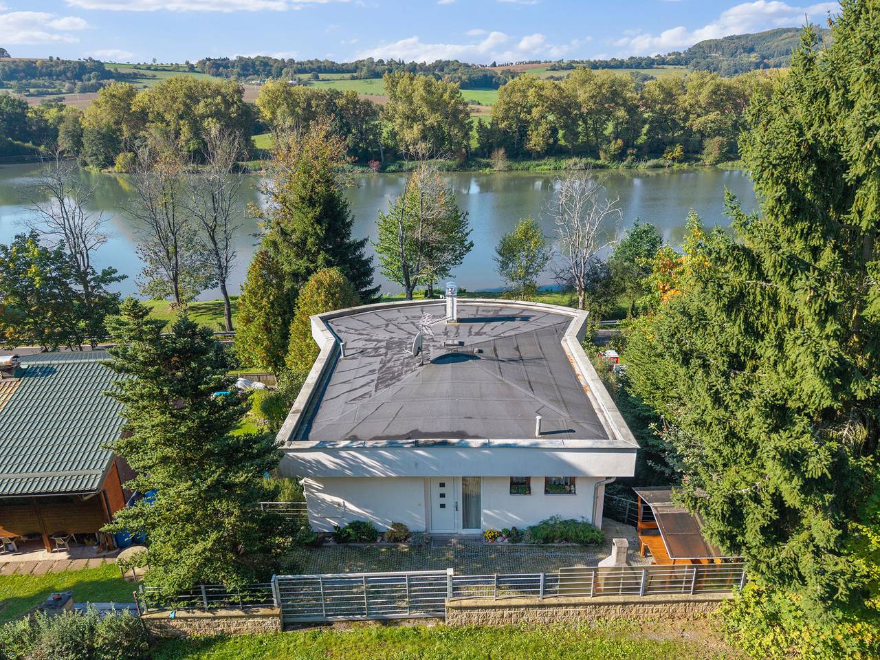 Geheel appartement, U Rybníka in Stříbrná Skalice, Praag Oost