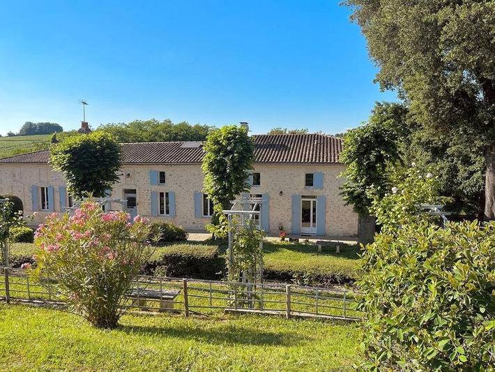 Location de vacances pour 9 personnes, avec vue ainsi que piscine et jardin à Loupiac - 4
