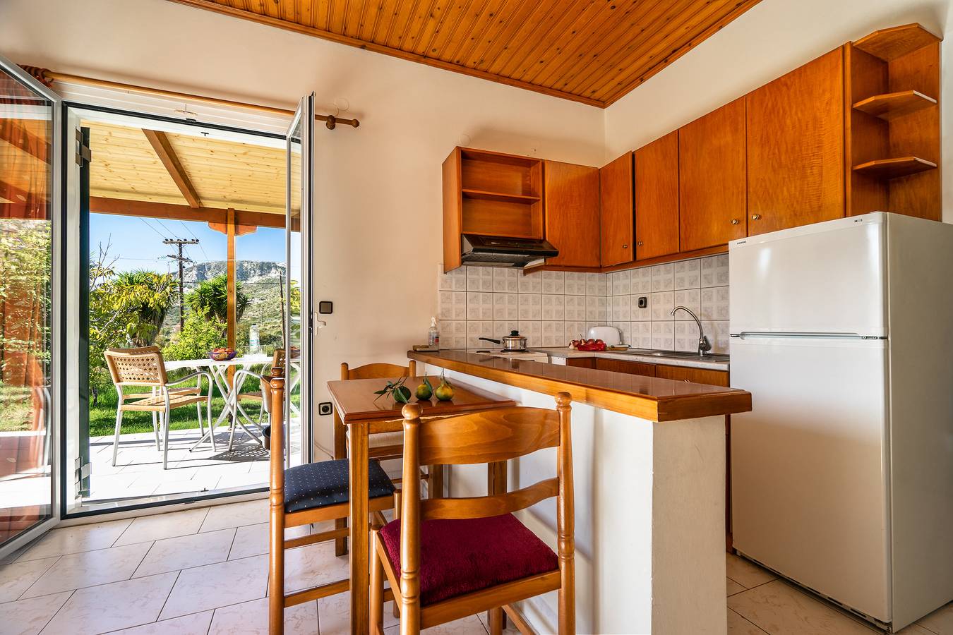 Hel lägenhet, Pantelios Village Apartment 1 with Mountain View, Balcony & Wi-Fi in Kefalinia