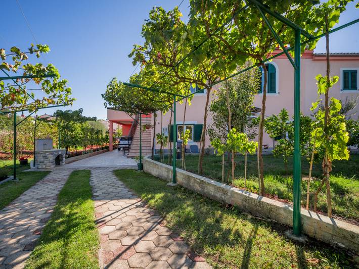 Ferienwohnung für 4 Personen, mit Terrasse und Garten in Pula - 3