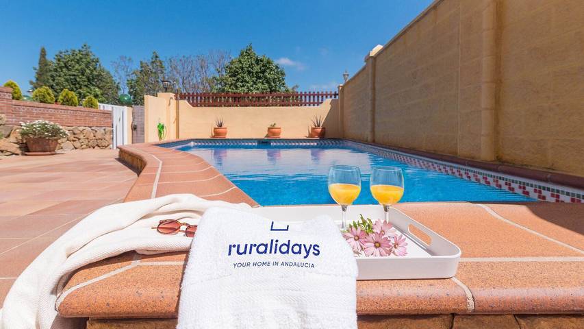 Villa pour 6 personnes, avec piscine et balcon/terrasse - 1