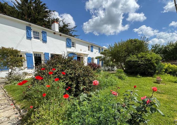 Chambre d’hôte pour 2 personnes, avec Terrasse ainsi que Jacuzzi et Jardin à Sainte-Radégonde-des-Noyers