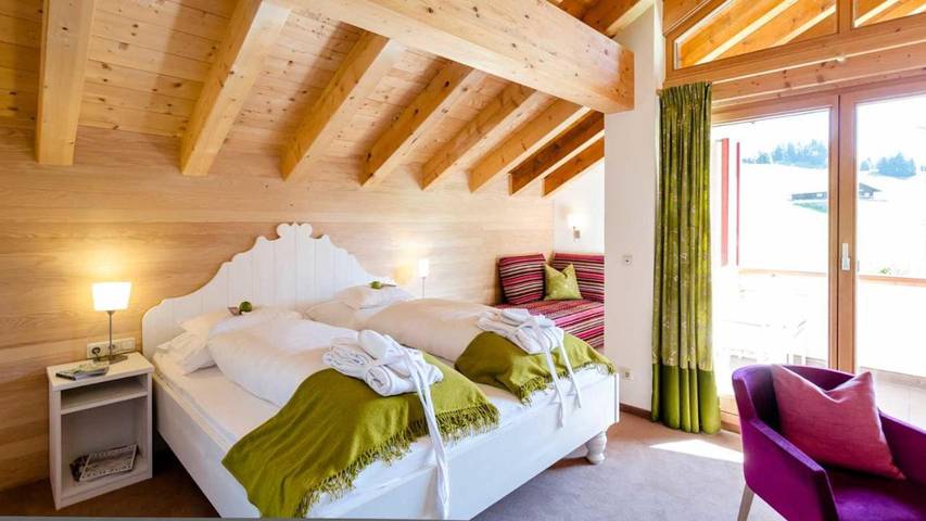 Hôtel pour 4 personnes, avec jardin et piscine ainsi que vue et sauna, animaux acceptés à Lech - 3