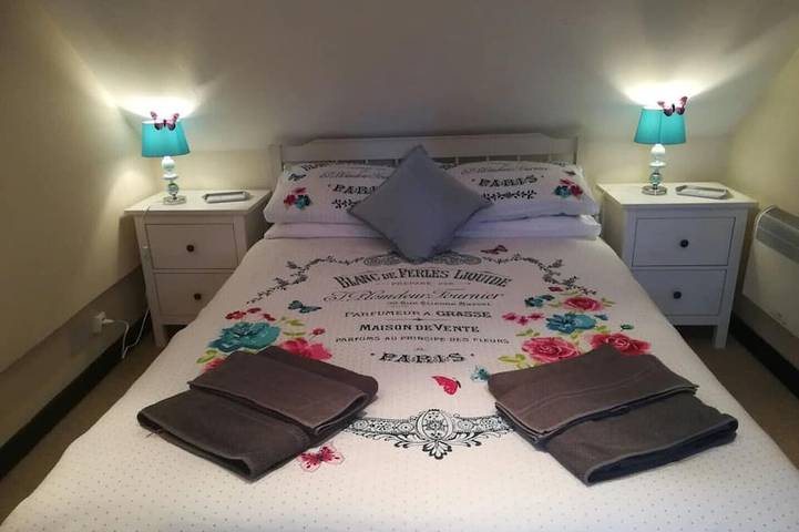 Gîte pour 4 personnes, avec jacuzzi ainsi que terrasse et jardin à Callac - 3