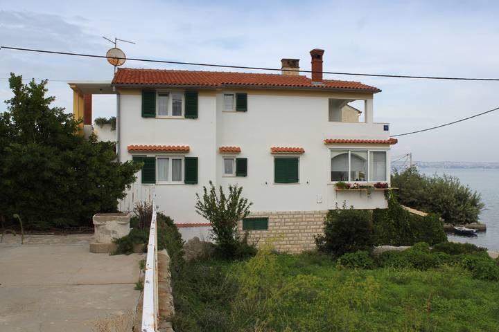 Ganze Wohnung, 1-Zimmer-Ferienwohnung am Strand Preko (Ugljan) -b in Plaža Jaz, Poljana