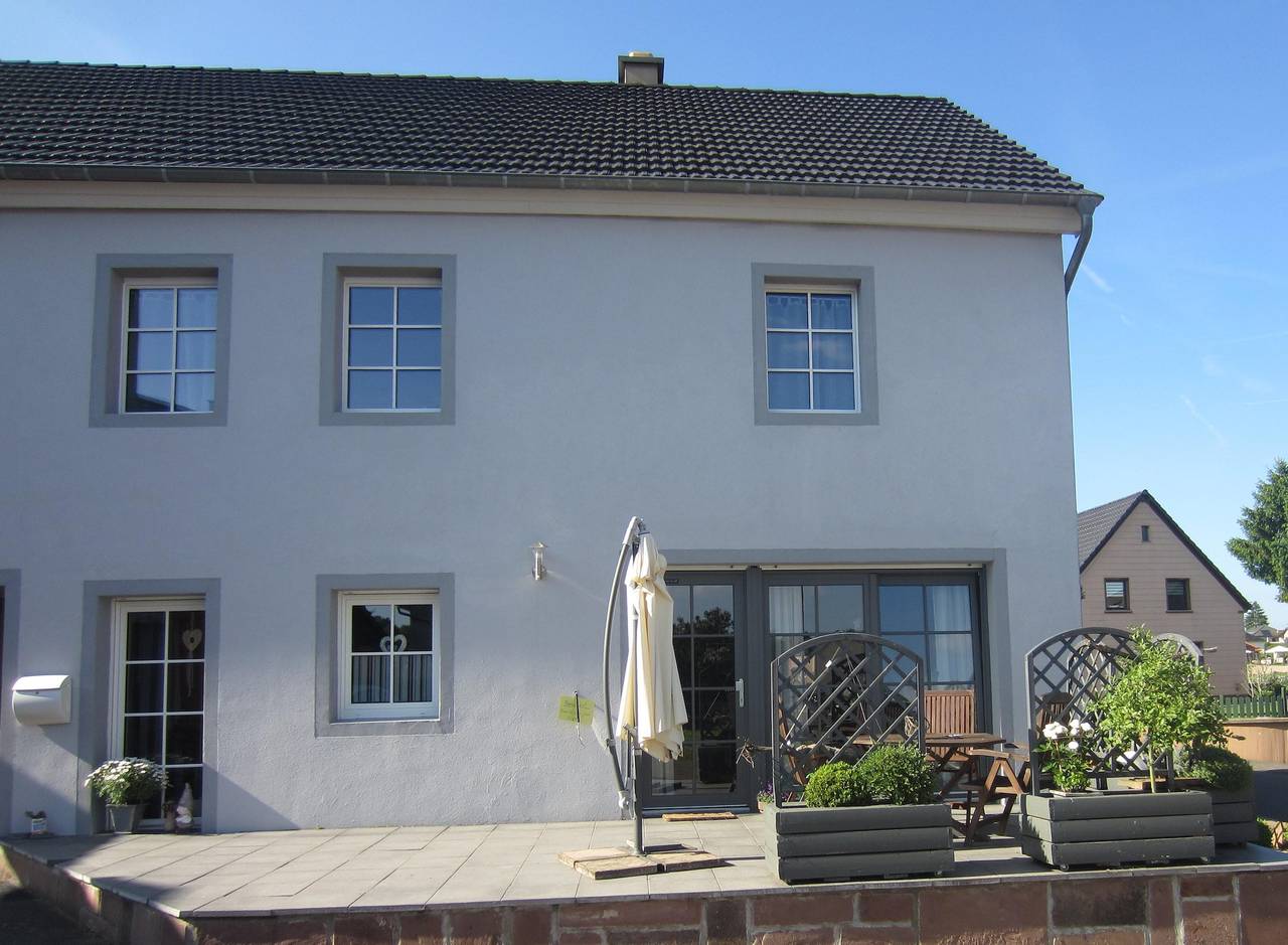 Ganze Ferienwohnung, 3-Bett-Ferienwohnung, Dusche/Wc (3 Erw.+ 1 Kind) in Neuheilenbach, Eifelkreis Bitburg-Prüm