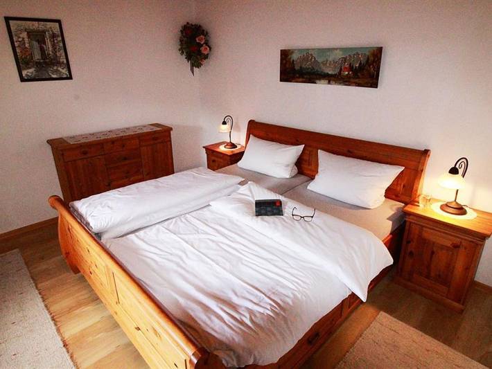 Ganze Ferienwohnung, Ferienwohnung St.-Lukas-Apartments Fux - Appartement (Nr. 1) in Oberammergau, Bayerische Alpen