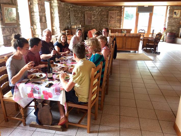 Gîte pour 14 personnes, avec terrasse dans Auvergne-Rhône-Alpes - 3