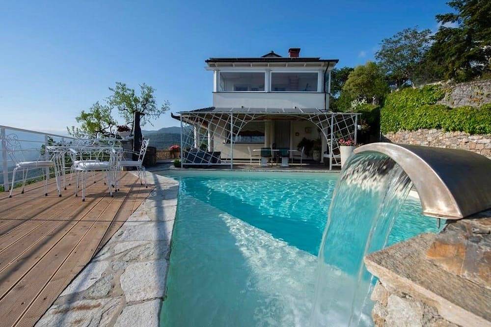 Romantische Villa Bella Vista, mit beheizbarem Pool und traumhaftem Blick in Pontedassio, Riviera di Ponente