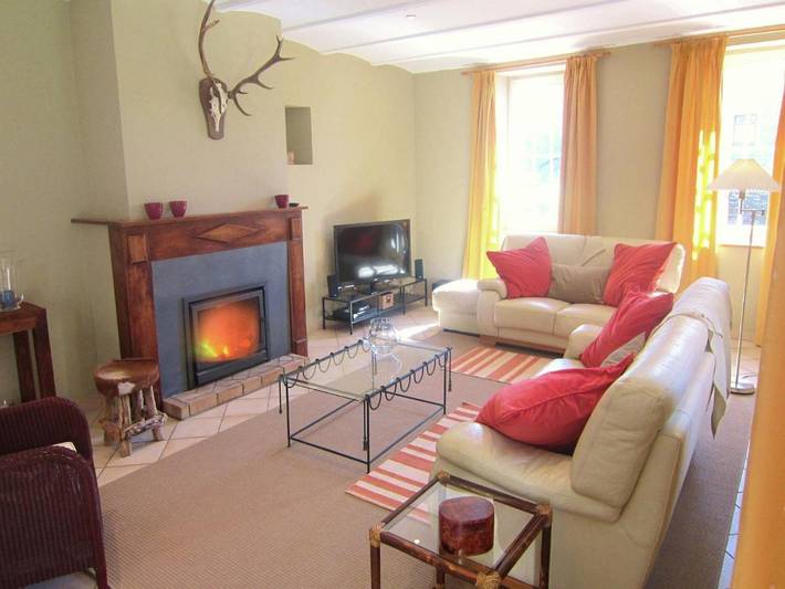 Location de vacances pour 12 personnes, avec terrasse et jardin dans Offagne - 2