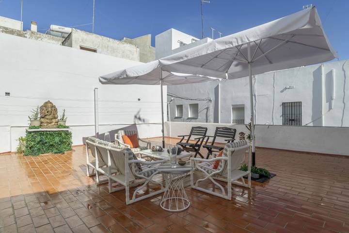 Ferienhaus 'Mudarra Conil' mit privater Terrasse, WLAN und Klimaanlage in Conil de la Frontera, Costa de la Luz