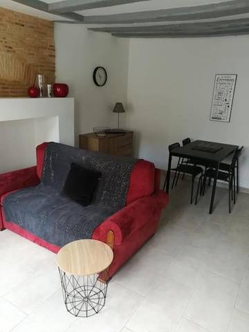 Gîte pour 3 personnes, avec terrasse à Durtal
