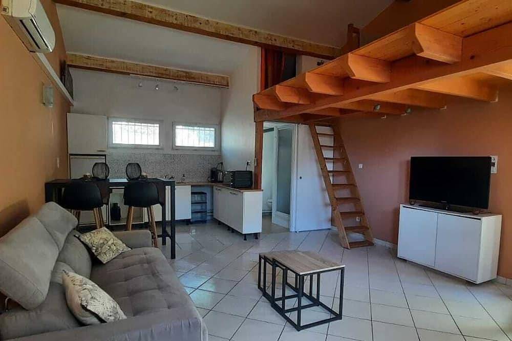 Appartement entier, Studio en Provence verte à Bras, le calme absolu in Bras, Région de Brignoles