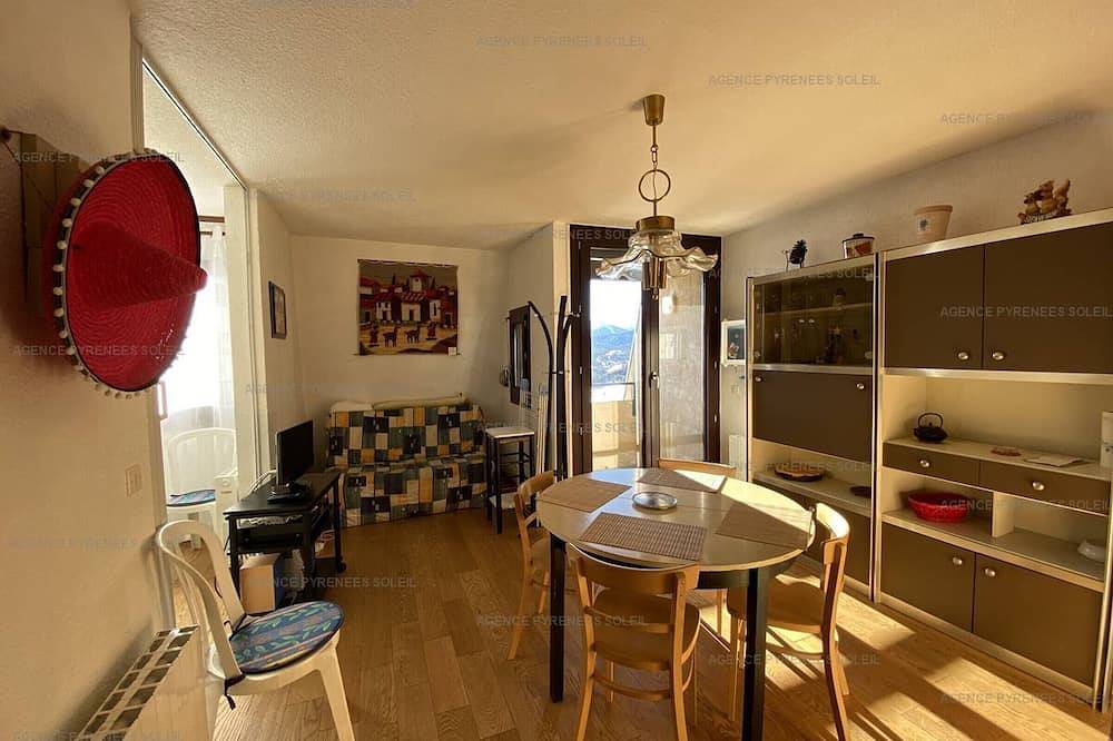 Appartement entier, T2 4 personnes avec parking et casier à skis à 300m des commerces in Les Angles, Parc naturel régional des Pyrénées catalanes