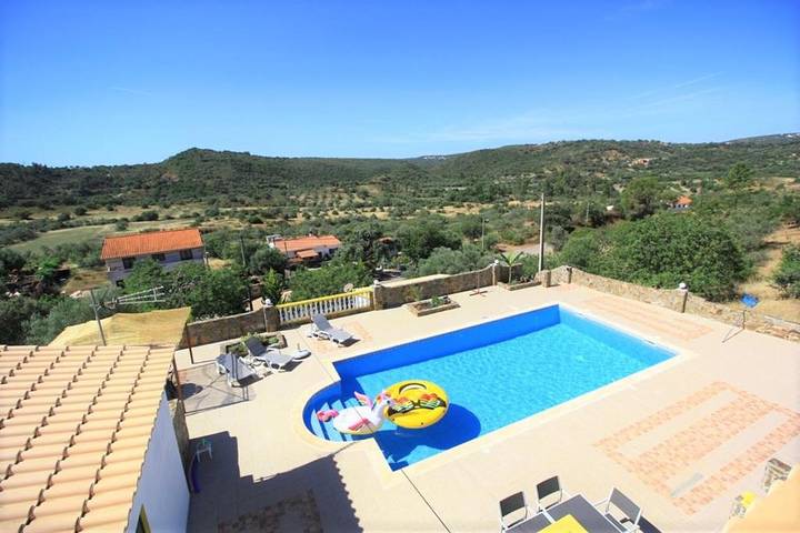 Location de vacances pour 5 personnes, avec piscine ainsi que jardin et vue, animaux acceptés dans Salir - 4