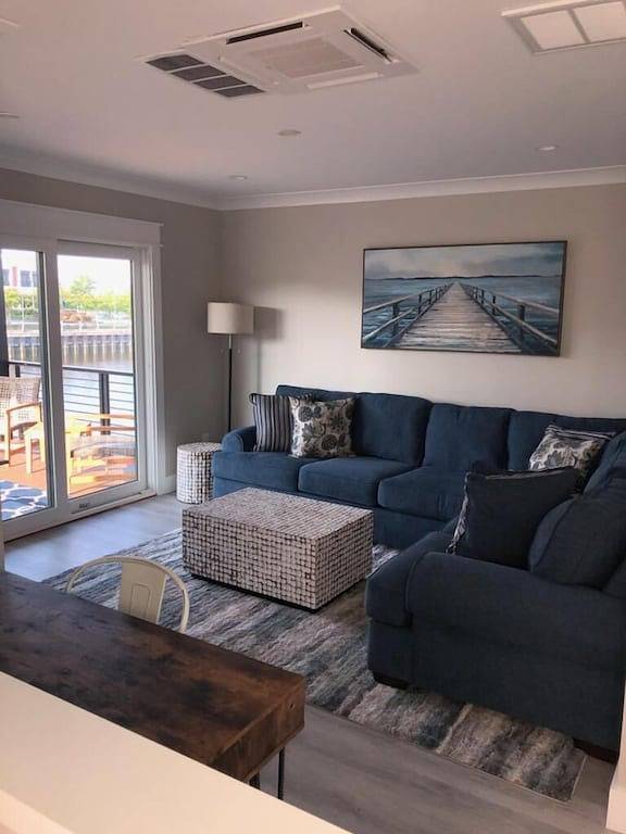 Cozy Houseboat in Port City Marina Wilmington, Nc Nestled among The Cove Villas in Wilmington, New Hanover County