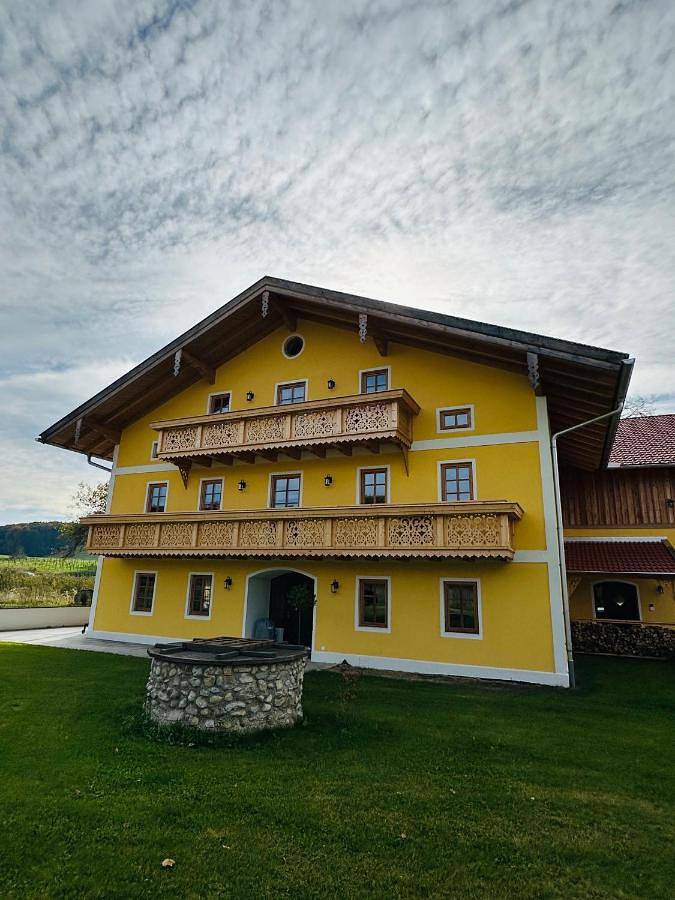 Ferienwohnung für 4 Personen, mit Ausblick und Seeblick sowie Garten, mit Haustier in Petting