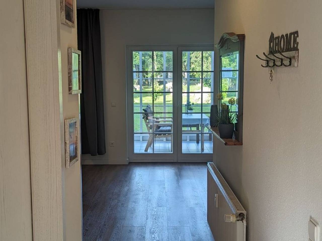 Ganze Ferienwohnung, Fewo Freya in der Ostseeresidenz Gendarm - mit Wintergarten und großen Garten nahe der Ostsee in Wischuer, Biendorf