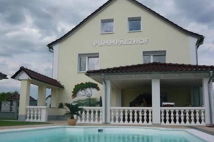 Ferienwohnung für 3 Personen, mit Pool und Garten in Moorgrund