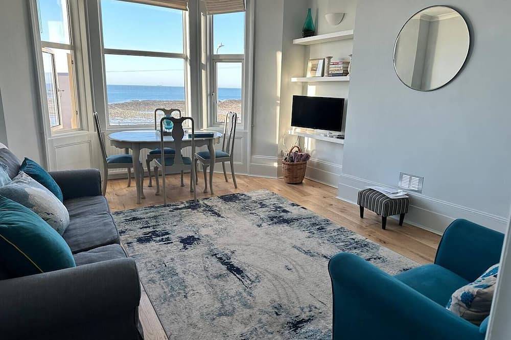 Entire apartment, Newly Refurbished - Margate Sunset Retreat - Direct Sea Views in Botany Bay, Kent
