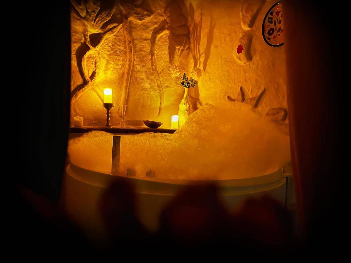 Queen Suite with Spa Bath in Pampaneira, Cordillera Penibética