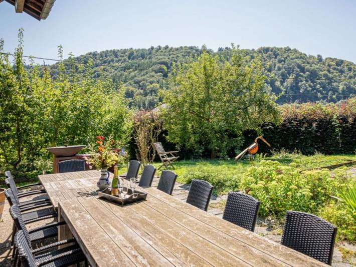 Schönes Gruppenhaus mit Ofen & Billardtisch in Vresse-sur-Semois, Region Namur