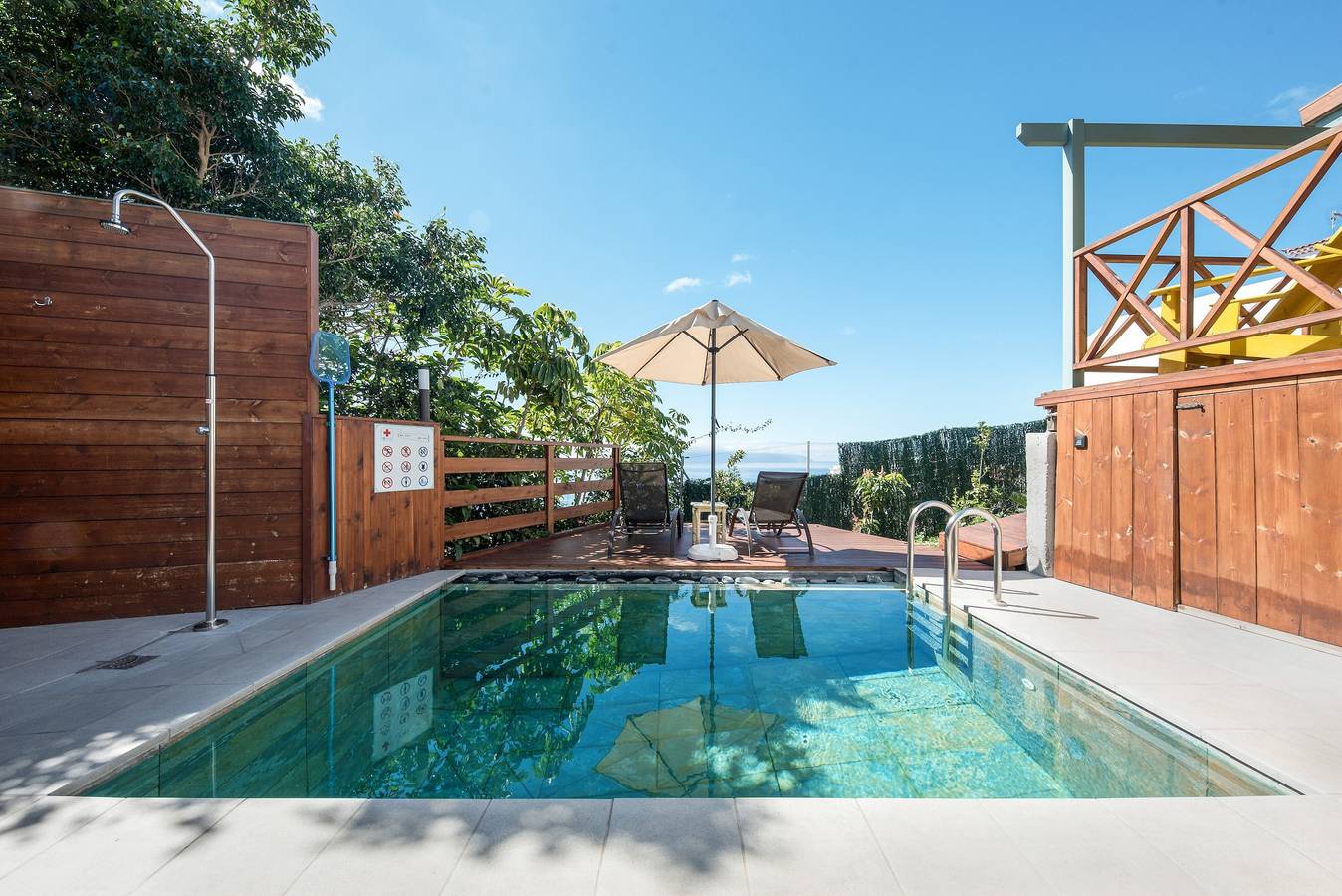 Holiday Home 'Las Hermanas I' with Sea & Mountain Views, Shared Pool & Garden in Tejina de Isora, Guía de Isora