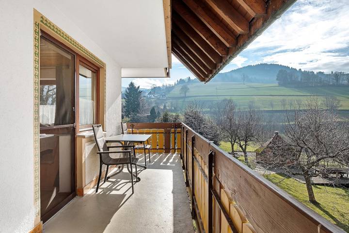 Hel lägenhet, Double Room Apartment with Balcony and Wi-Fi in Horben, Südschwarzwald