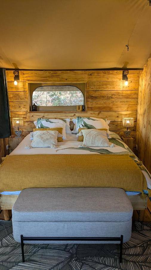 Tente pour 2 personnes, avec jardin ainsi que vue et terrasse, animaux acceptés dans le Var - 2