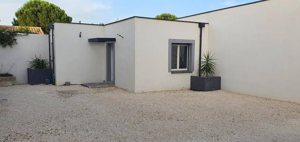 Location de vacances pour 2 personnes, avec terrasse à Milhaud - 2