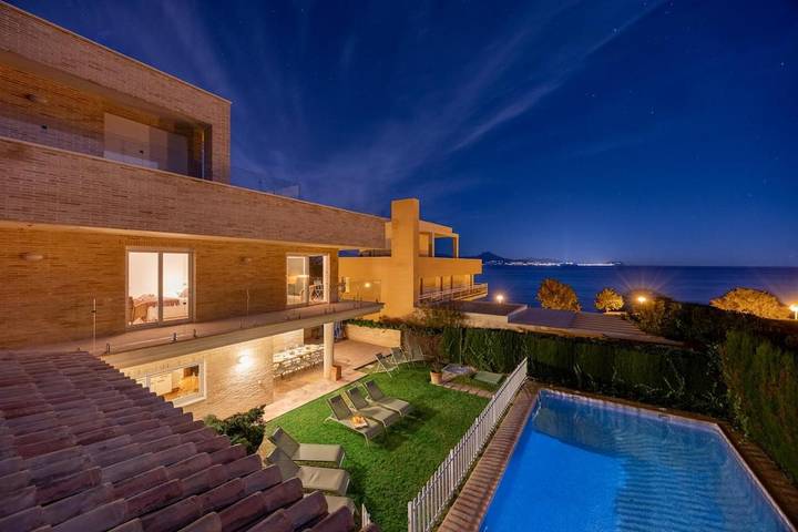 Casa rural para 12 personas, con Terraza y Jardín además de Piscina y Vistas en l'Alacantí - 4