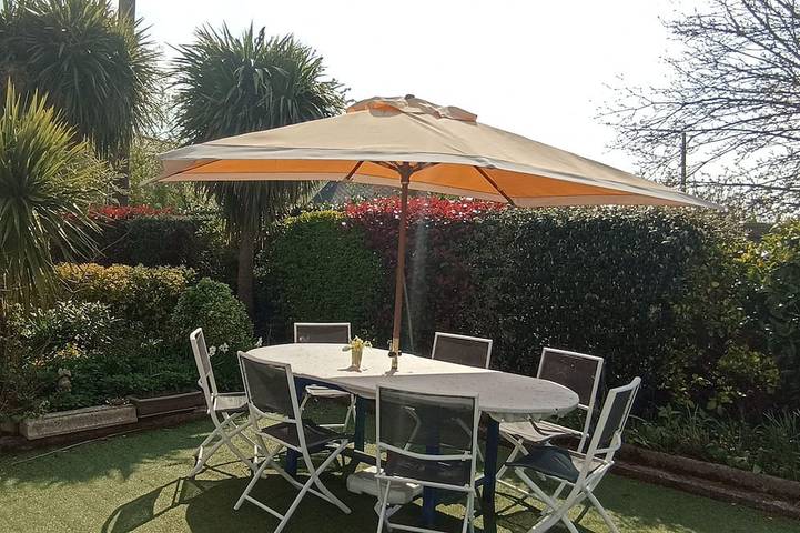 Ferienhaus für 6 Personen, mit Whirlpool und Terrasse sowie Garten, mit Haustier