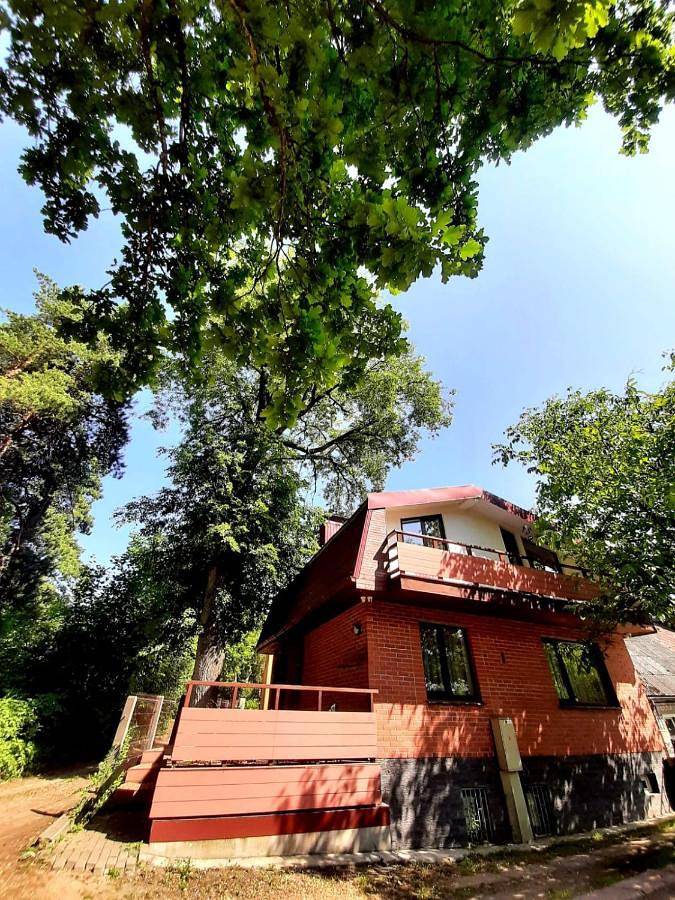 Ferienhaus für 11 Personen, mit Balkon und Whirlpool sowie Terrasse und Garten in Riga