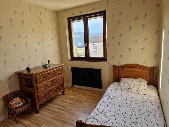 Location de vacances pour 6 personnes, avec jardin à Massiac - 3