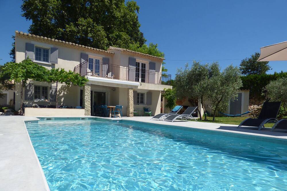 Villa pour 10 Personnes dans Robion, Parc naturel régional du Luberon