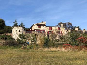Gîte pour 6 personnes, avec jardin et vue à Pranles