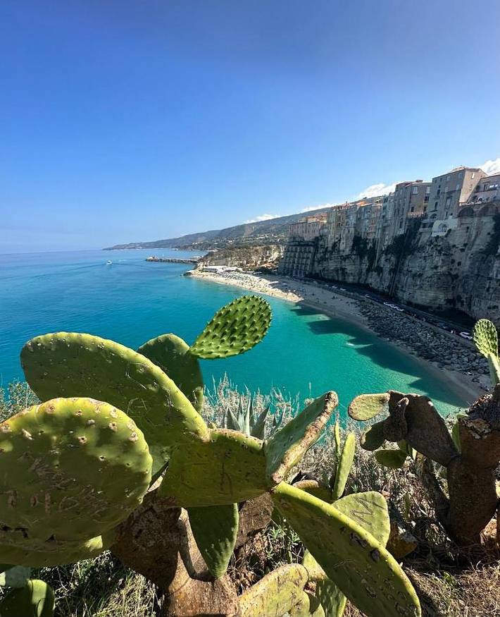 Holiday rental for 4 people, with Balcony and Terrace as well as Pool and View in Tropea