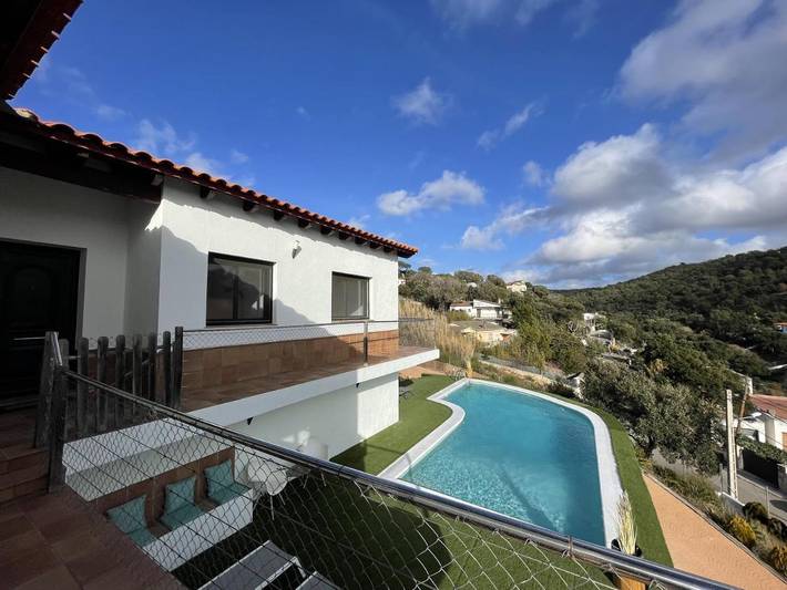 Casa rural para 10 personas, con vistas además de piscina y jardín, Se admiten mascotas en Massanet de la Selva - 3