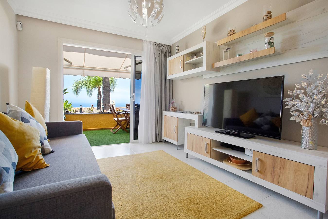 Appartement entier, Appartement de vacances 'Casa Ana' avec vue sur la mer, piscine partagée et Wi-Fi in La Quinta, Santa Úrsula