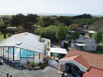 Camping pour 4 personnes, avec bassin pour enfant à Saint-Hilaire-de-Riez