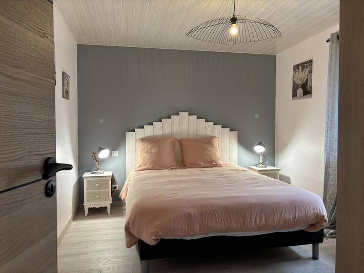 Gîte pour 6 personnes, avec terrasse et jardin à Cognat-Lyonne