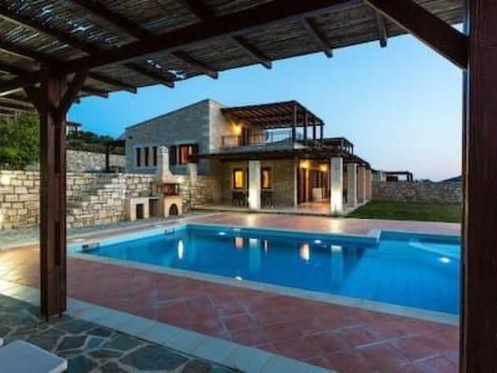 Ferienhaus für 6 Personen, mit Pool und Garten