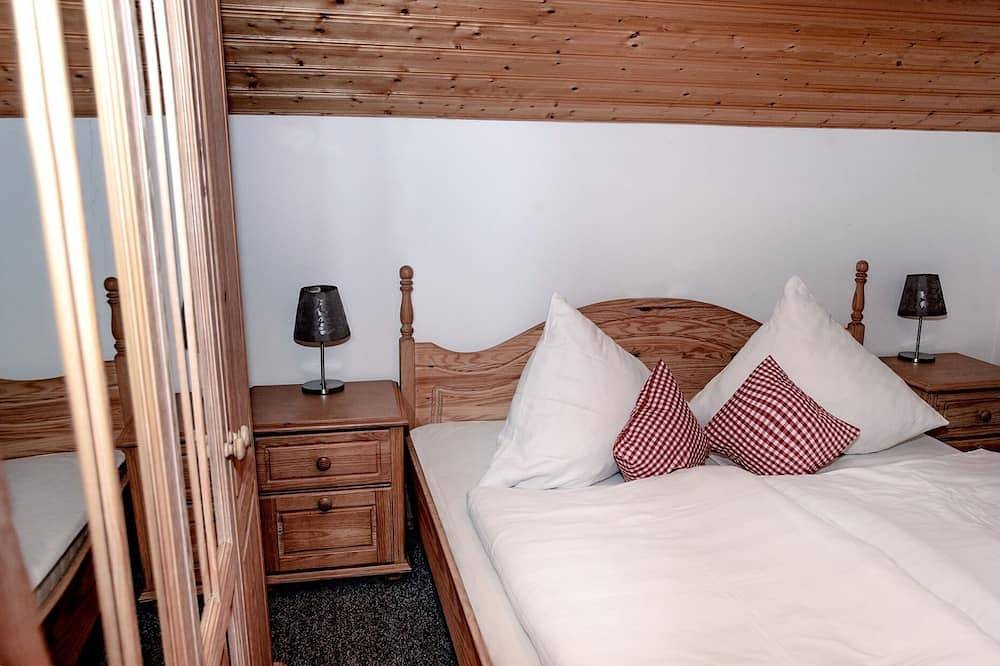 Ganze Wohnung, Ferienhaus mit Balkon und Terrasse in Büchelberg, Windorf